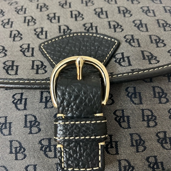 Dooney &Bourke Elegant Black Patterned Crossbody Bag - Picture 8 of 13